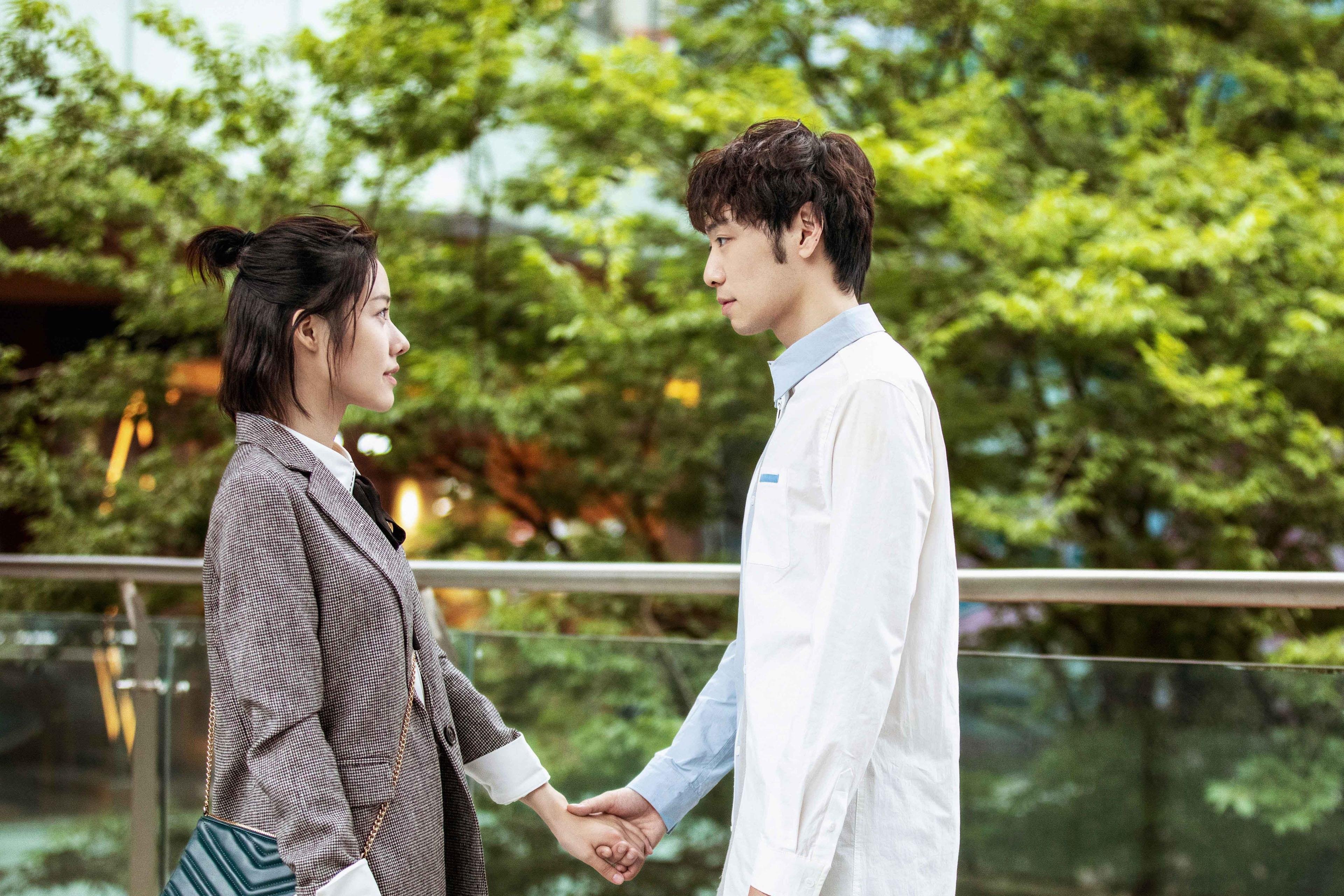 德赢体育app下载安装官方正版-C罗击掌裁判展现职业风度，c罗 裁判